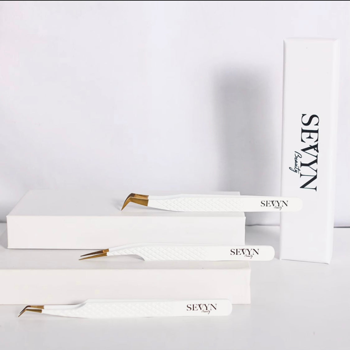 Sevyn Beauty Lash Fiber Tip Tweezers