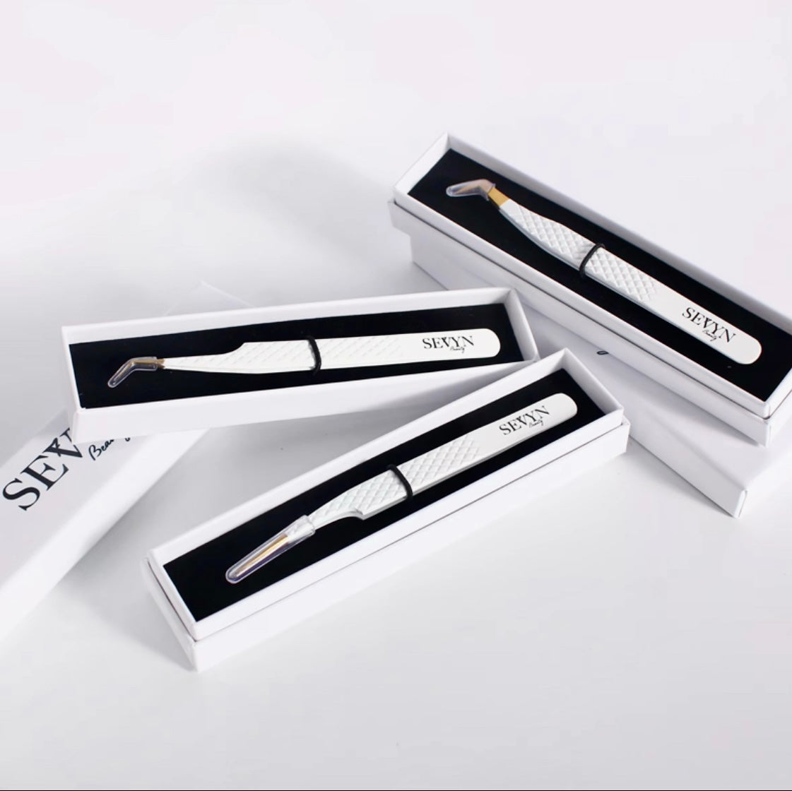 Sevyn Beauty Lash Fiber Tip Tweezers